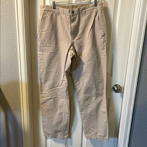 Men's Columbia Tan khaki Cargo Pants, size 34x32.